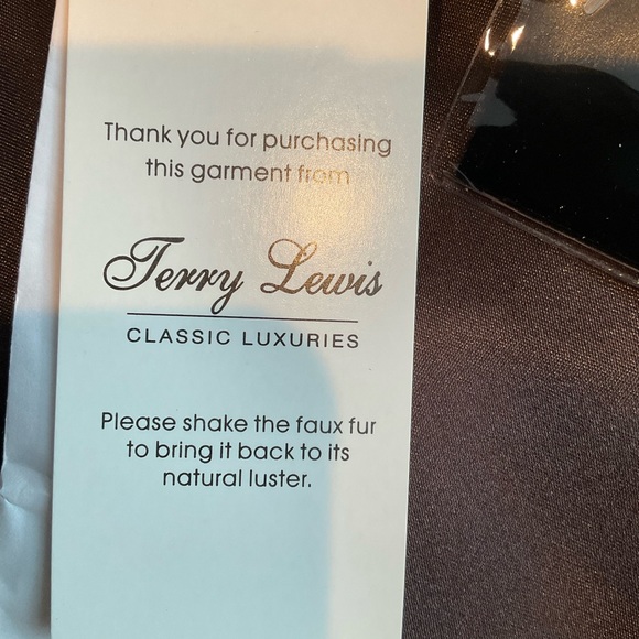 Terri Lewis brown cape - Picture 8 of 12